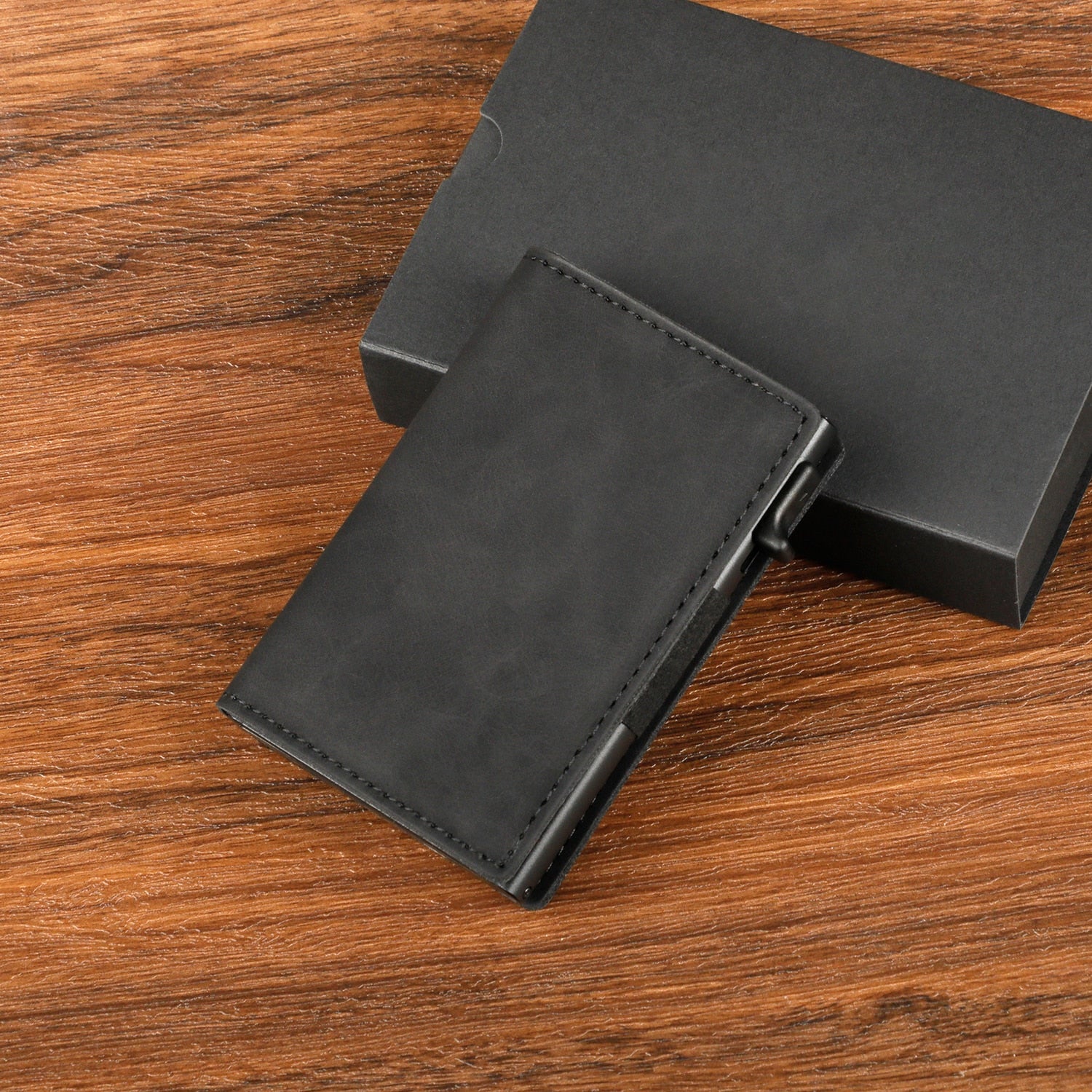 MINIMALIST SLIM CREDIT CARD WALLET WITH RFID BLOCKING & AIRTAG HOLDER